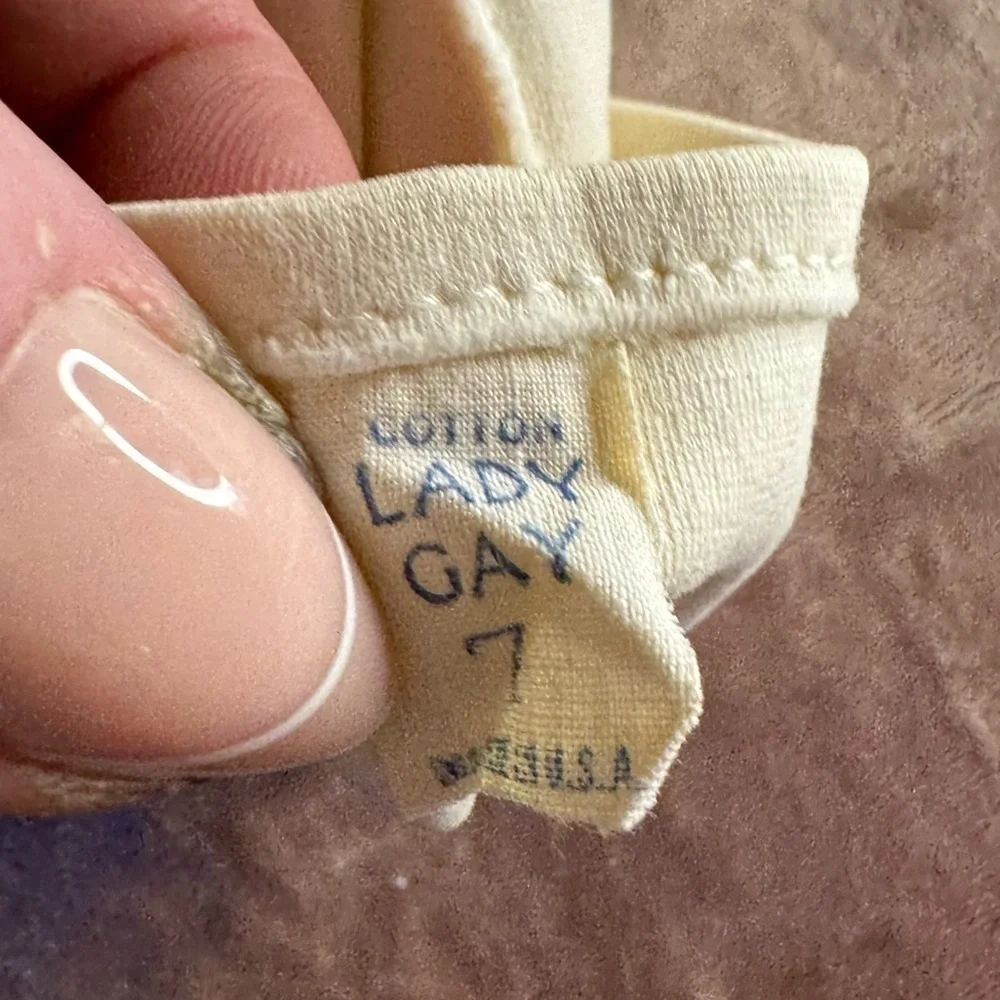 Vintage lady, gay cotton gloves. #7